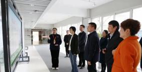 上海市崇明区政府党组成员、副区长宋学梅来银康社区调研